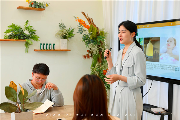 7萬(wàn)家化妝品企業(yè)“消失”，植到花開(kāi)以芳療切入賽道，迸發(fā)新藍(lán)海商機(jī)